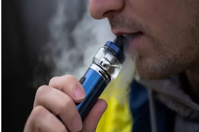 Vape sebagai alternatif penghantar nikotin selain tembakau.