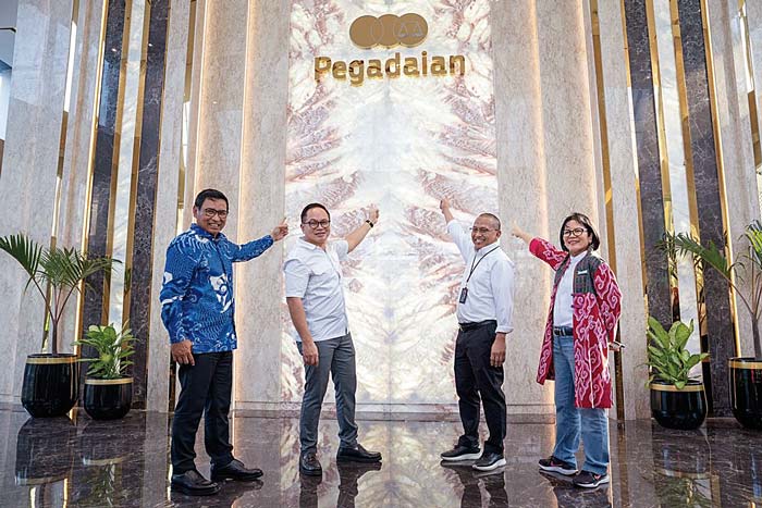 Wakil Menteri BUMN Kartika Wirjoatmodjo meresmikan gedung baru Pegadaian berkonsep Green Building di Jalan Kramat Raya nomor 162 Jakarta Pusat ini ditandai oleh penandatanganan prasasti.