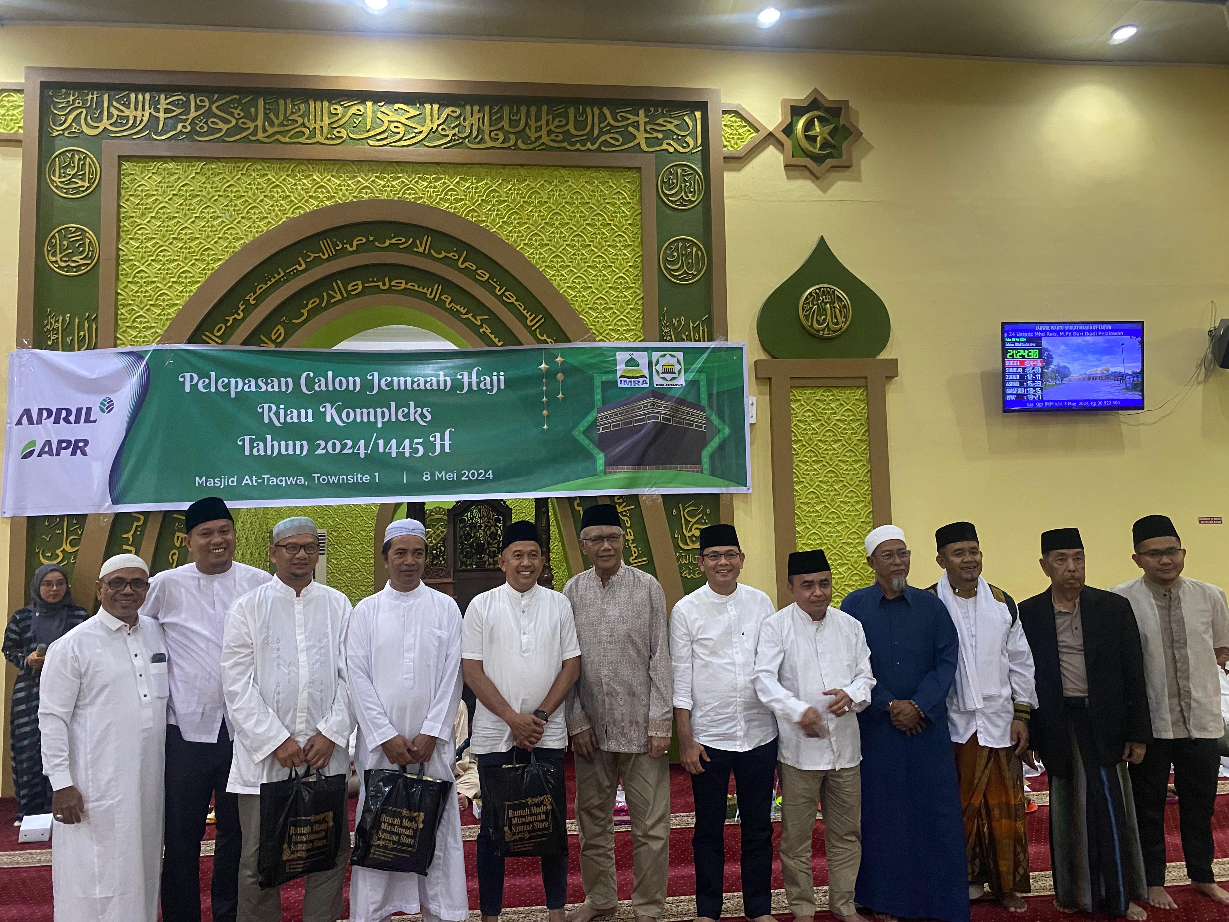 Acara pelepasan Calon Jemaah Haji (CJH) Riau Kompleks PT RAPP di Masjid di Masjid At-Taqwa, Pangkalankerinci, Pelalawan, Kamis (8/5/2024).