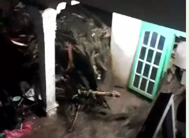 Rumah warga terdampak banjir bandang di Bukik Batabuah, Kecamatan Canduang, Kabupaten Agam.