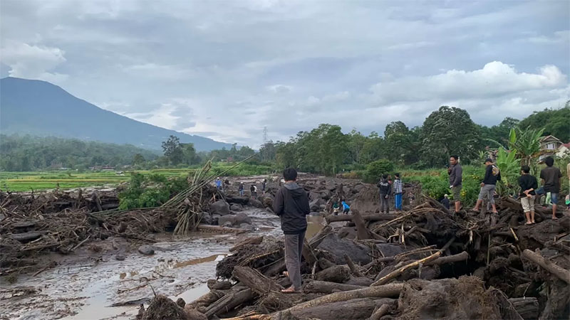 Kondisi wilayah Kabupaten Agam, Sumatera Barat akibat banjir bandang.