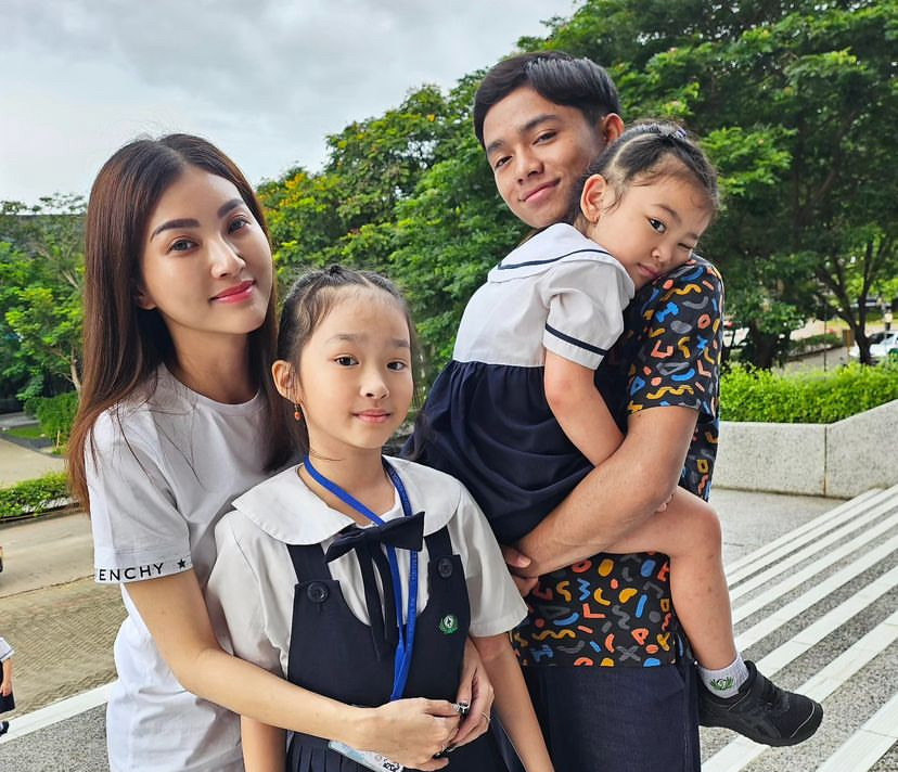 Sarwendah bersama ketiga anaknya.