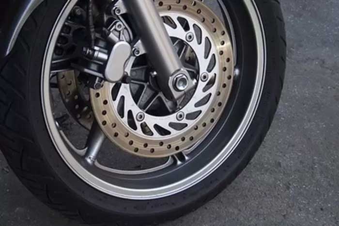 Rem sepeda motor.
