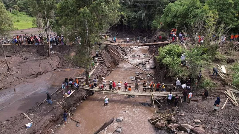 BNPB bersama BMKG akan memasang alat peringatan dini banjir bandang lahar dingin atau galodo di sekitar Gunung Marapi.
