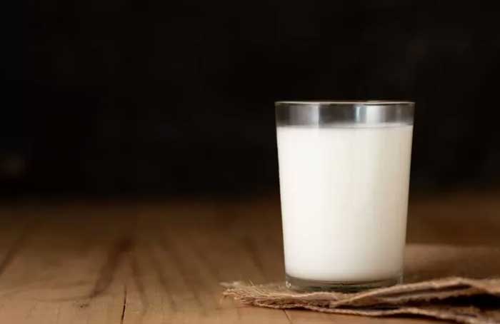 Ilsutrasi- Segalas susu.