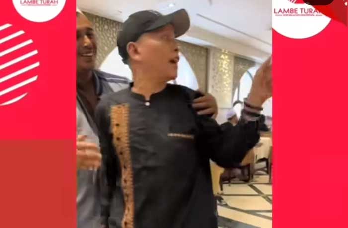 Ayah Ayu Ting Ting, Abdul Razak, berseteru dengan jamaah asal Malaysia saat menunaikan Ibadah haji