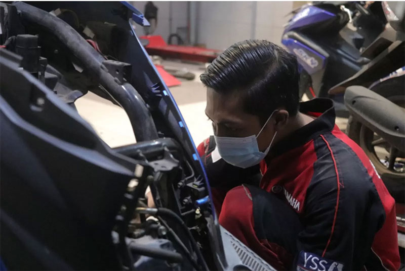 Sepeda motor sekalipun sudah injeksi masih perlu dipanaskan sebelum jalan walau hanya beberapa menit.