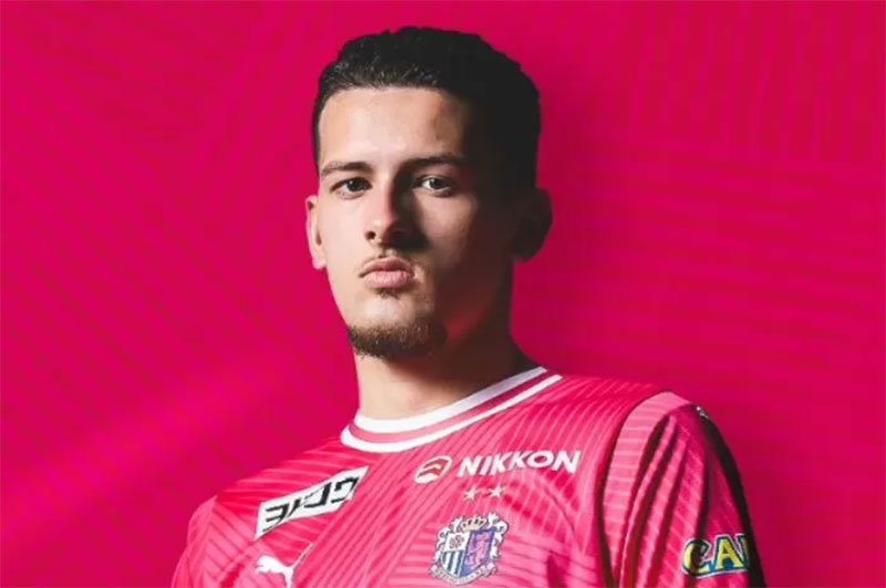Justin Hubner mendapat kartu merah saat Cerezo Osaka menghadapi FC Ryukyu dalam pertandingan J-League Cup 2024.