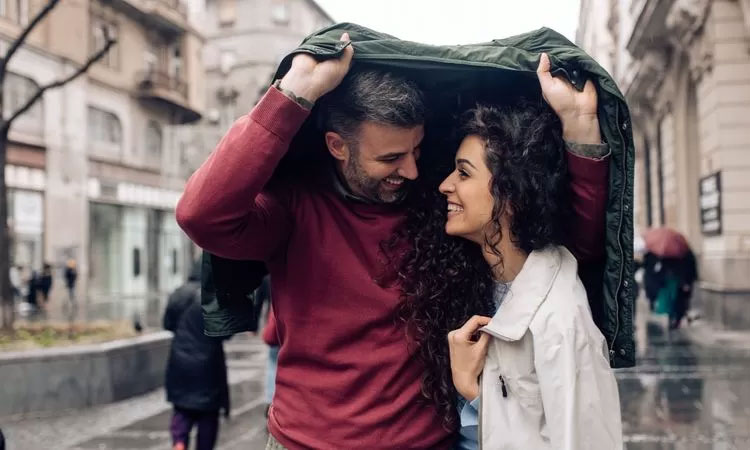 3 Tanda Kamu Akan Bertemu Jodoh)