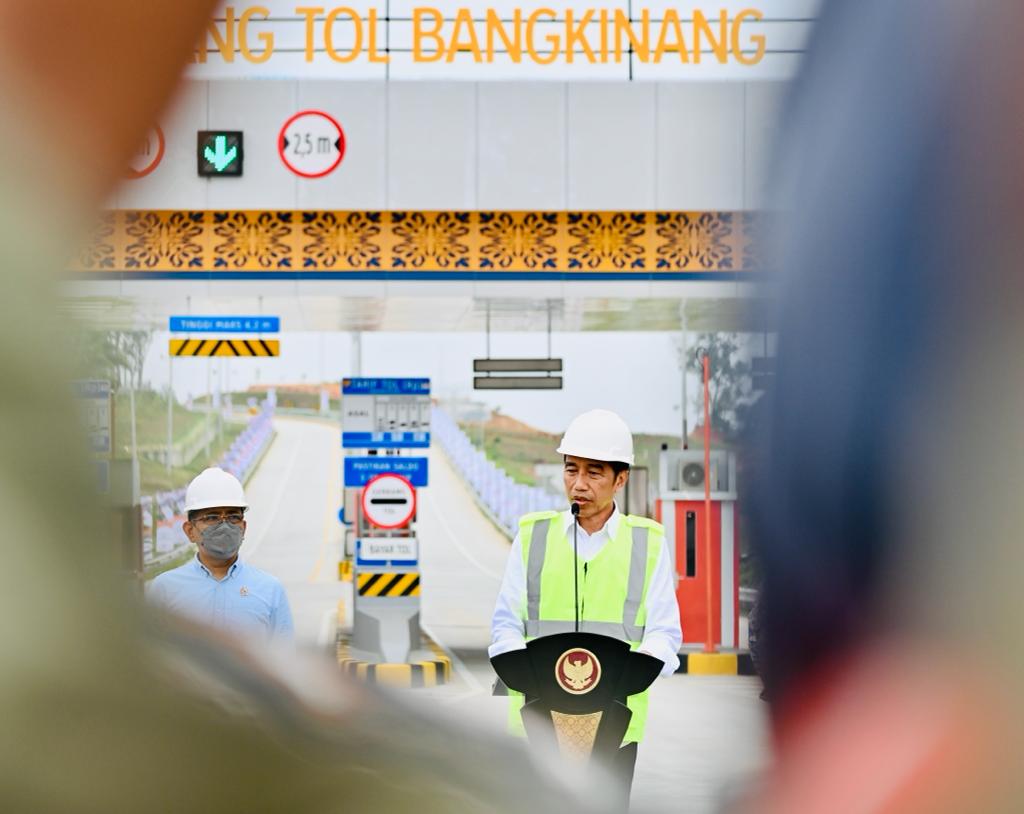 Presiden Joko Widodo saat meresmikan Jalan Tol Pekanbaru-Bangkinang, Januari 2023 lalu.
