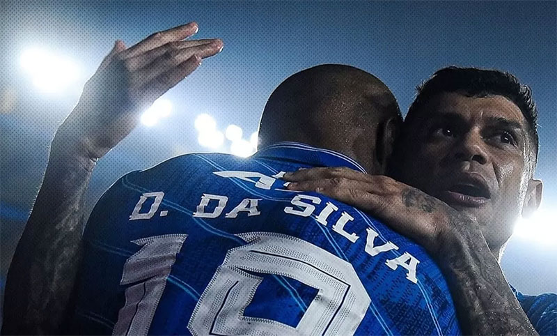 Persib berhasil mengamankan kemenangan 3-0 atas Madura United pada leg 1 final Championship Series Liga 1 2023-2024berkat gol Ciro Alves dan brace David Da Silva