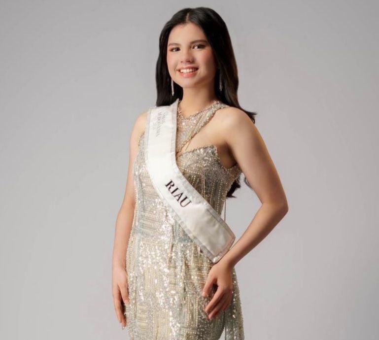 Martha Lena, Miss Indonesia Riau berhasil meraih gelar Miss Indonesia Favorit 2024.