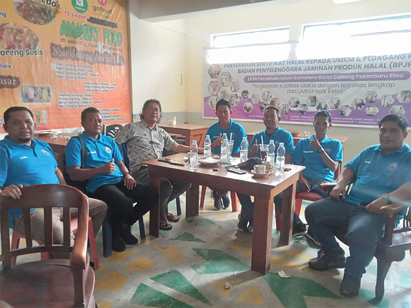 Pengurus Forum Wartawan RPG menggelar silaturahmi bersama CEO RPG Ahmad Dardiri di Gedung Ghraha Pena Riau di Pekanbaru, Kamis (30/5/2024).