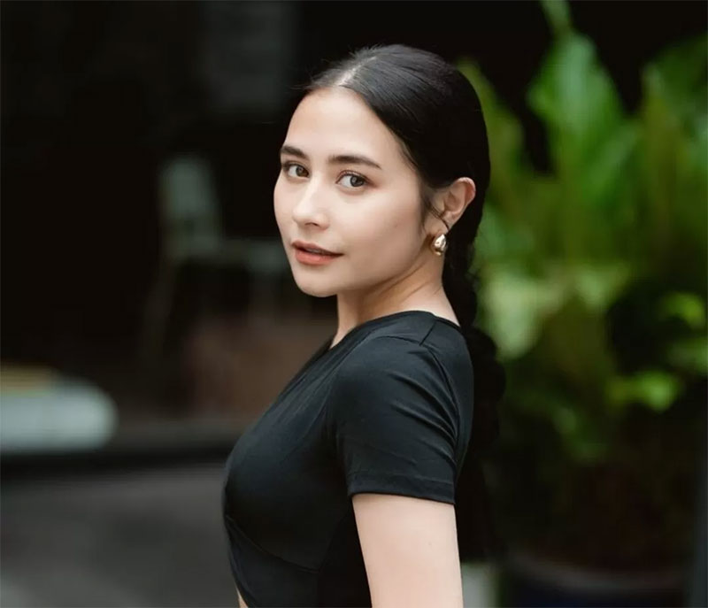 Prilly Latuconsina.