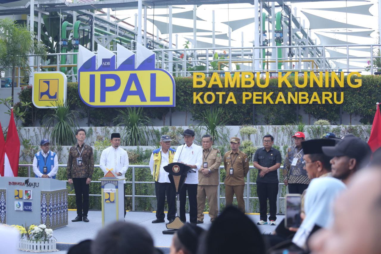 Presiden Jokowi meresmikan IPAL Bambu Kuning Pekanbaru, Jumat (31/5/2024).