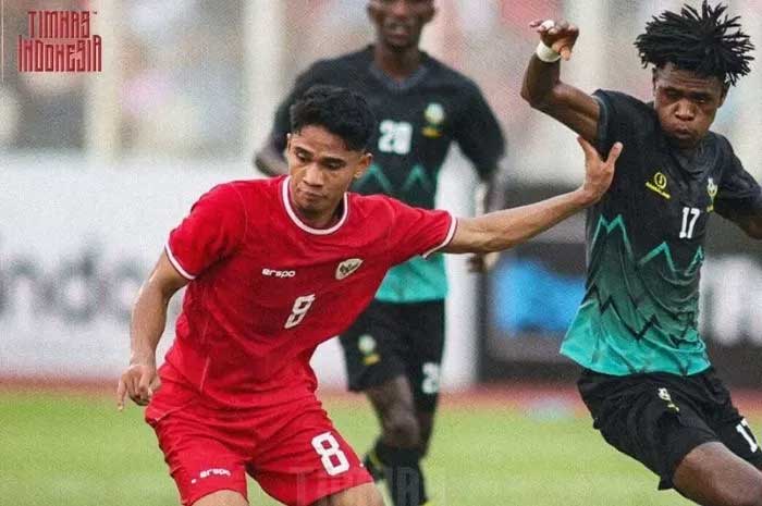 SERI: Timnas Indonesia belum bisa cetak gol ke gawang Tanzania hingga peluit panjang ditiup.