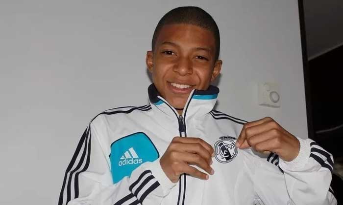 Kylian Mbappe kini resmi jadi pemain Real Madrid.