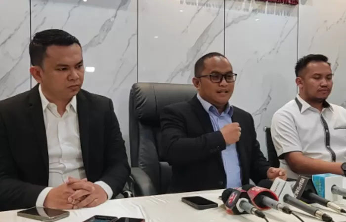 Irfan Aghasar selaku kuasa hukum Tiko Aryawardhana menyebut dampak dari laporan tersebut sangat besar mencoreng nama baik kliennya dan juga keluarga.