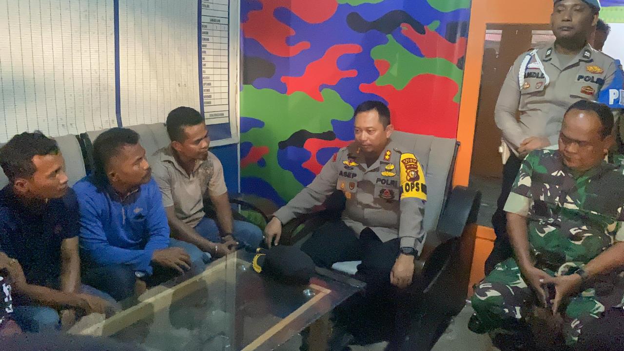Kapolres Siak AKBP Asep Sujarwadi mendatangi sekretariat dua kubu serikat pekerja di Tualang, Rabu (5/6/2024).