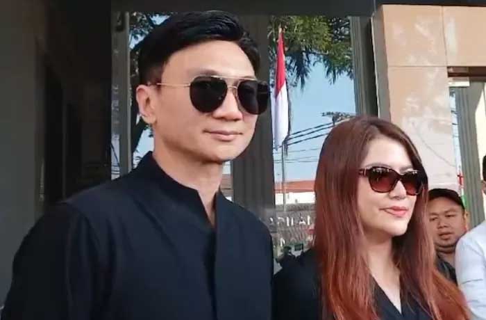 Akibat adanya permasalahan panjang selama bertahun-tahun dalam rumah tangga Anji dan Wina Natalia, keduanya sepakat untuk mengakhiri bahtera rumah tangganya.