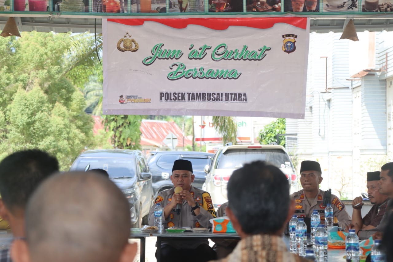 Kapolres Rohul AKBP Budi Setiyono SIK MH memberikan sambutan dalam melaksanakan program JC-QWPP serta Cooling System jelang pelaksanaan PSU di Desa Tambusai Utara, Kecamatan Tambusai Utara.