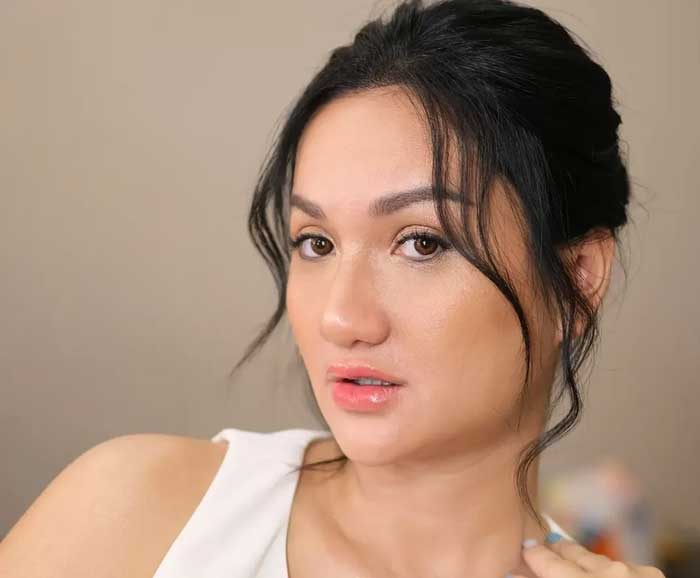 Tengku Dewi Putri tidak bisa membendung amarah dan emosinya terhadap Andrew Andika, suaminya.