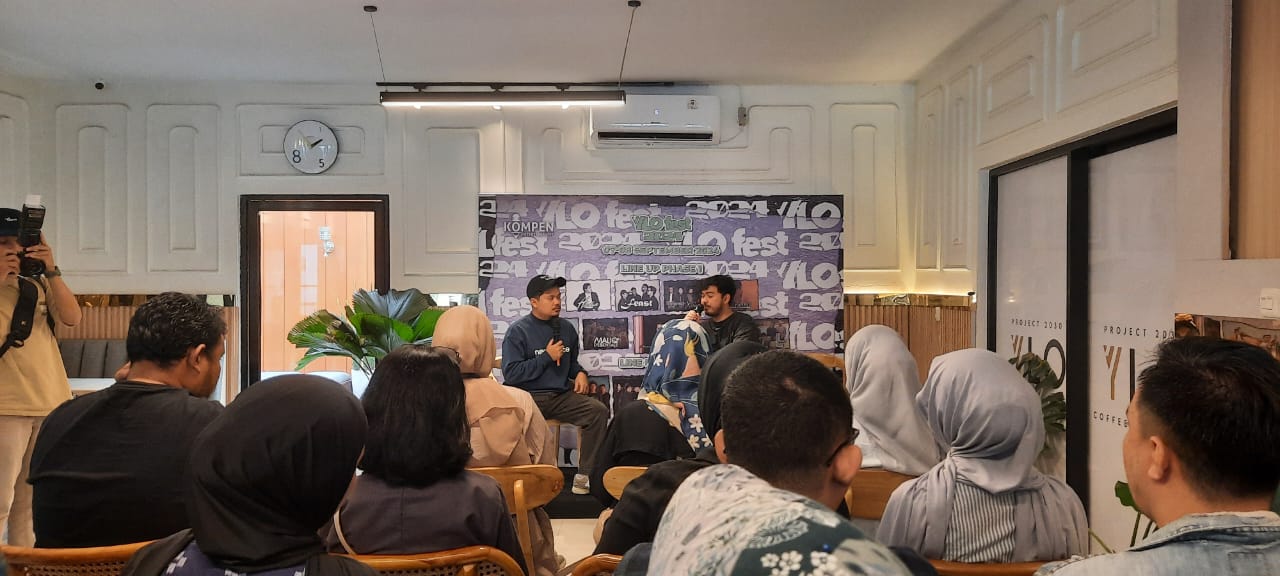 Promotor YLO Fest 2024 saat memberikan keterangan pers di YLO Coffee Pekanbaru, Sabtu (8/6/2024).