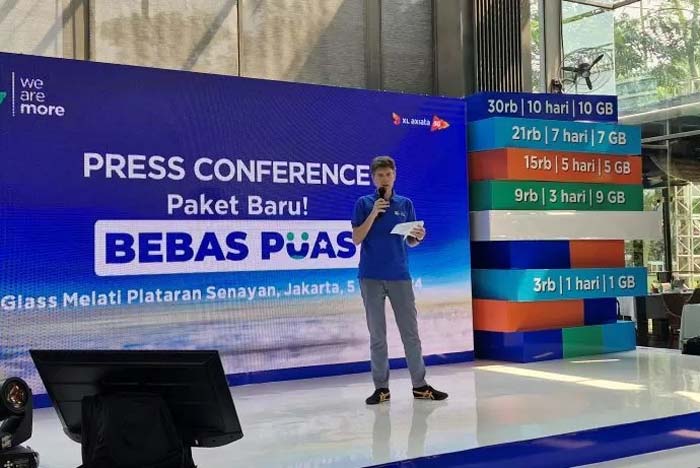 Manajemen PT XL Axiata melakukan peluncuran paket baru XL Axiata di Jakarta, baru-baru ini.