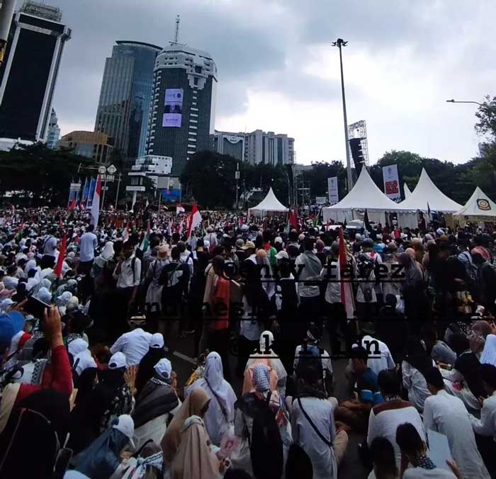 Aksi bela Palestina di kawasan Patung Kuda, Gambir, Jakarta Pusat pada Minggu (9/6).
