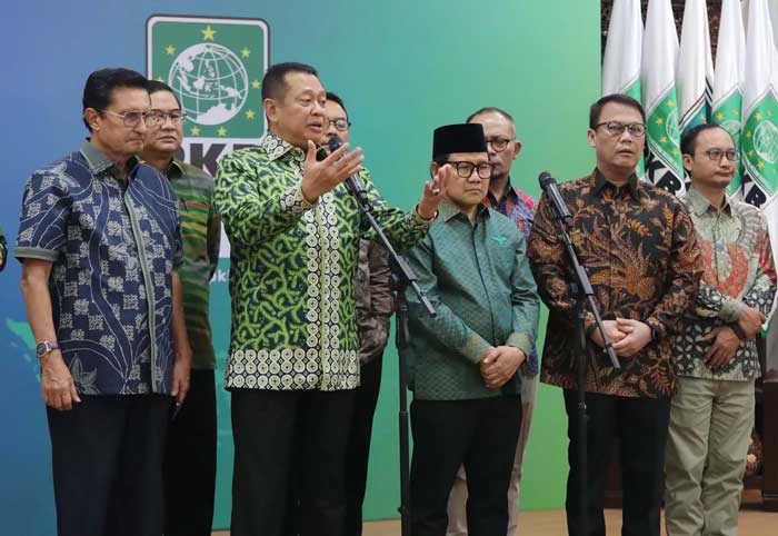 Ketua Majelis Permusyawaratan Rakyat (MPR) RI Bambang Soesatyo bersama Pimpinan MPR lainnya bertemu dengan Ketua Umum PKB Muhaimin Iskandar di kantor DPP Partai Kebangkitan Bangsa (PKB)