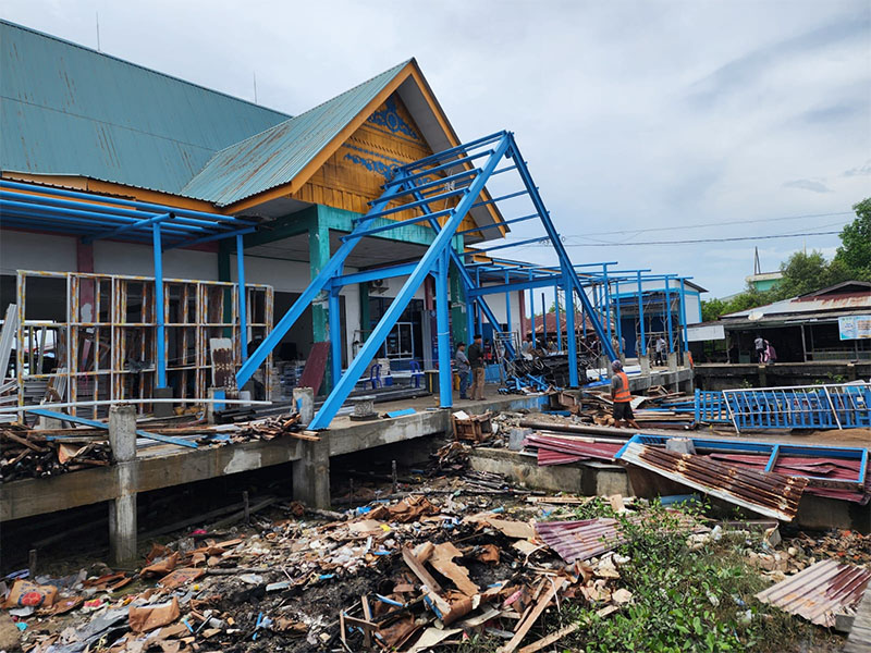 Renovasi Pelabuhan Tanjung Harapan, Kecamatan Tebingtinggi masih berlangsung, Ahad (9/6/2024).