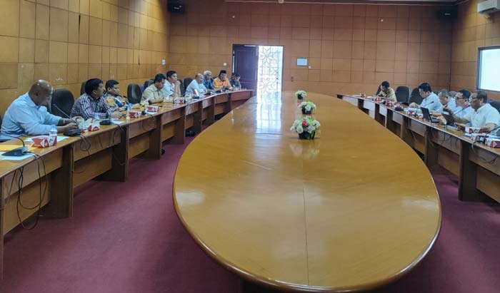 DPRD Siak melakukan rapat dengar pendapat dengan direktur BUMD dan Bidang Hukum serta Ekonomi Pemkab Siak di ruang Banggar DPRD Siak, Selasa (4/6/2024).