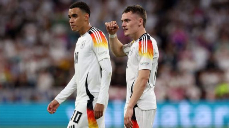 Dua pemain muda Florian Wirtz (kanan) dan Jamal Musala menjadi pencetak gol saat membantu Jerman mengalahkan Skotlandia 5-1 pada laga pembuka Euro 2024.
