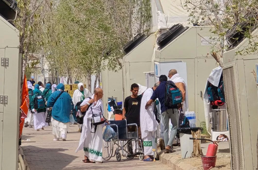 Para jemaah haji Indonesia mulai tiba di tenda tempat mereka tinggal di Arafah. Mereka akan menjalankan ibadah wukuf pada Sabtu (15/6/2024) waktu Arab Saudi.