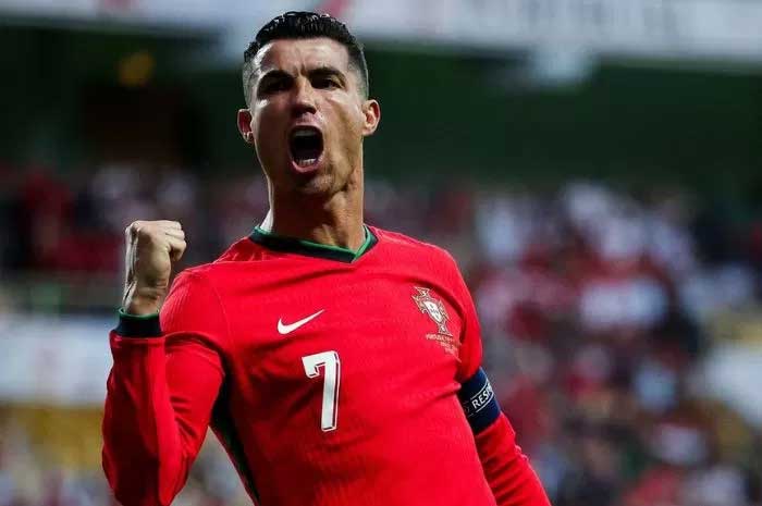 MONSTER: Cristiano Ronaldo jadi pemain yang paling banyak tampil di Euro dan pencetak gol terbanyak sepanjang masa Euro.