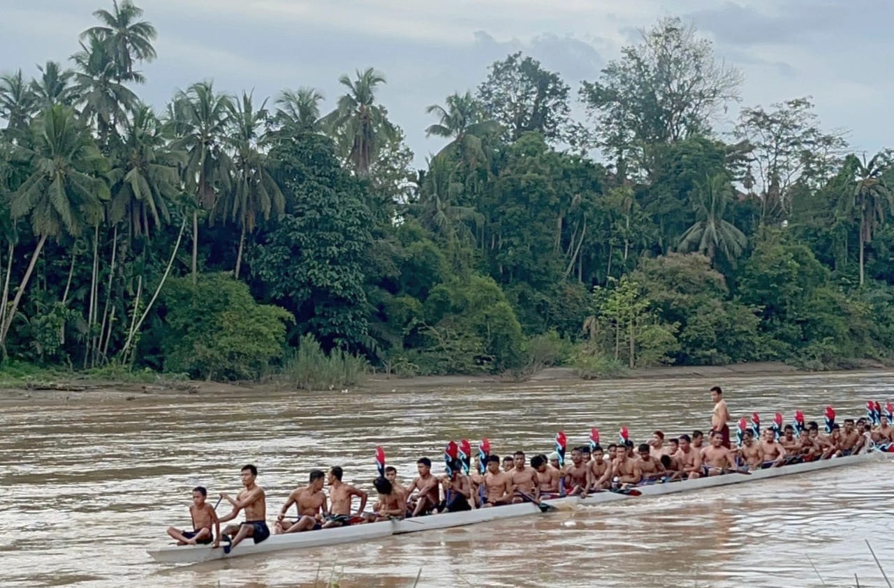 Jalur Pendekar Hulu Bukit Tabandang saat melakukan sesi latihan di Tepian Pantai, Hulu Kuantan, baru-baru ini.