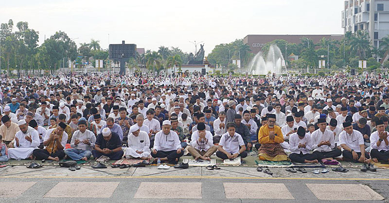 Ilustrasi, masyarakat Pekanbaru mengikuti Salat Id, pada lebaran tahun lalu.