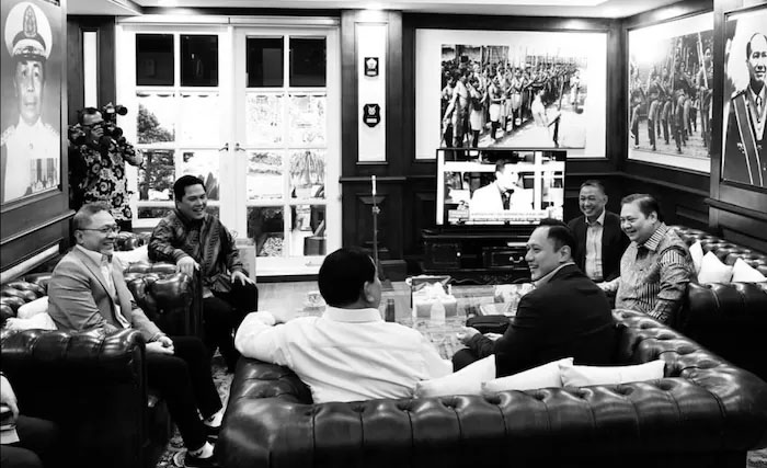 Sejumlah Ketua Umum Parpol Koalisi Indonesia Maju (KIM) berkumpul di kantor Menhan Prabowo Subianto.