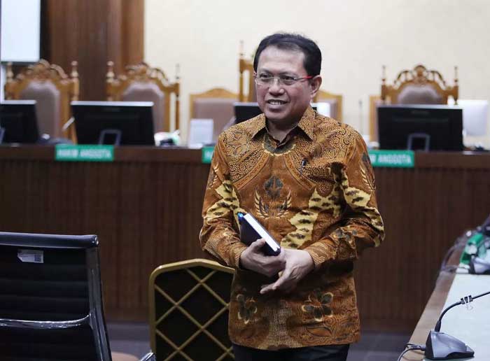 Sekretaris Mahkamah Agung (MA) nonaktif Hasbi Hasan menyampaikan pleidoi atau nota pembelaan dalam kasus gratifikasi dan TPPU di Pengadilan Tipikor, Jakarta Pusat, Kamis (21/3/2024).