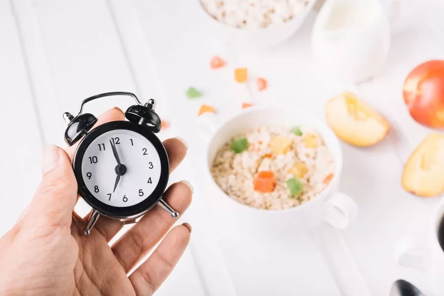 Dampak melakukan intermittent fasting bagi perempuan.