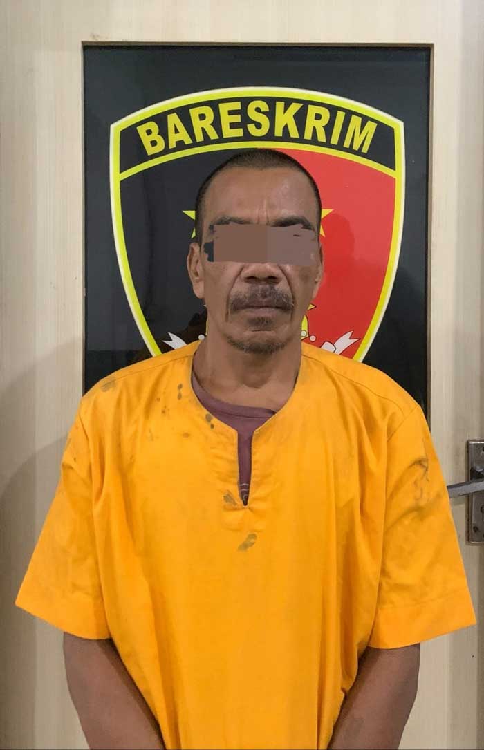 pelaku saat diamankan di Mapolres Inhil.