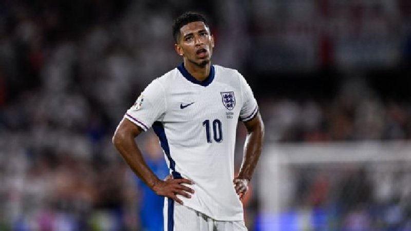 Ekspresi bintang Timnas Inggris Jude Belingham yang gagal membawa timnya menang lawan Slovenia di laga terakhir Grup C Euro 2024 Jerman.