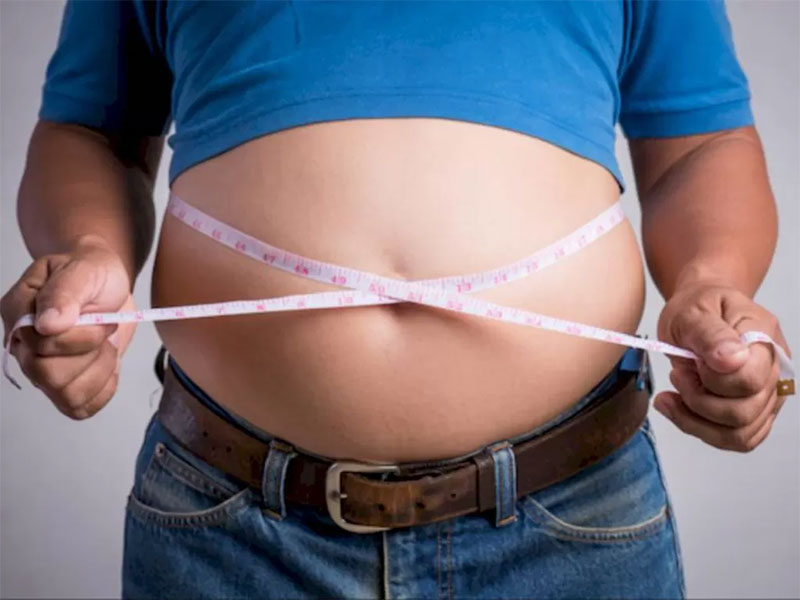 Keberadaan perut buncit  dapat meningkatkan risiko penyakit kardiovaskular, resistensi insulin dan diabetes tipe 2, kanker kolorektal, sleep apnea, tekanan darah tinggi, dan kematian dini