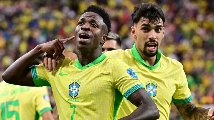 Selebrasi Vinicius Junior usai membawa Brasil kalahkan Paraguay