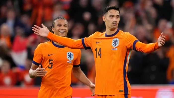 Selebrasi Tijjani Reijnders usai cetak gol bagi Belanda ke gawang Skotlandia.