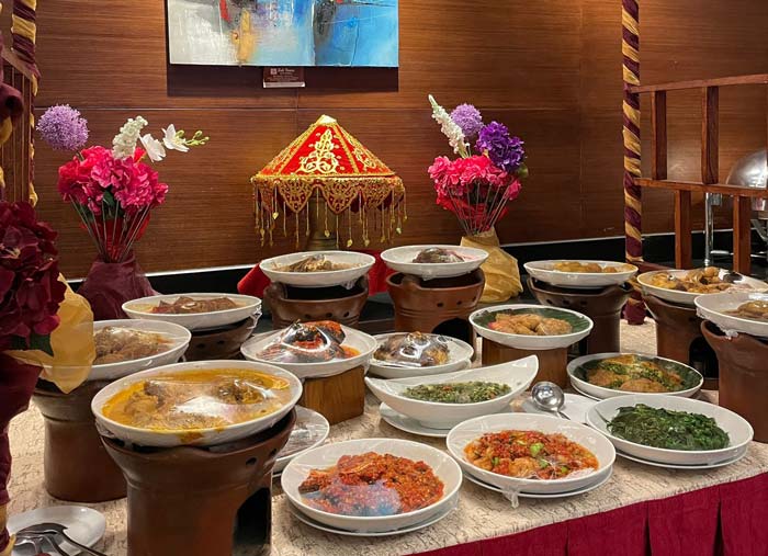 Swiss-Belinn SKA Pekanbaru menghadirkan menu khas Minang&nbsp;setiap hari Sabtu mulai dari pukul 18.00-21.00 WIB.