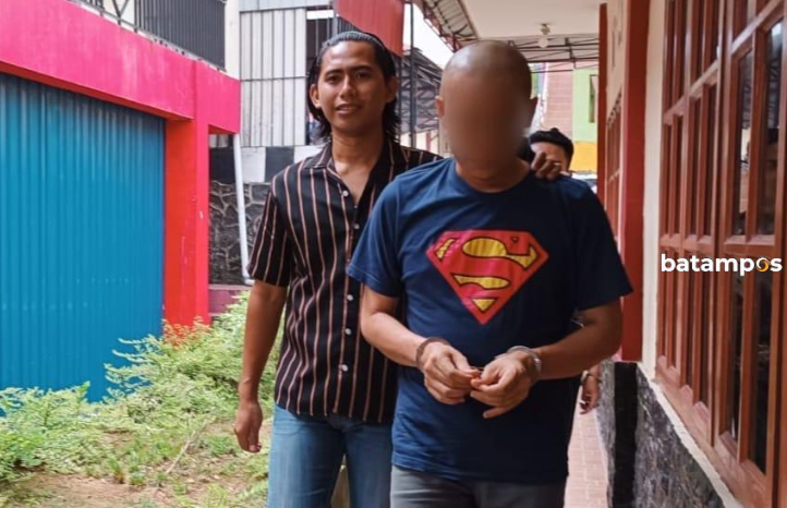 Rais Sigit, pembunuhan warga Singapura di Batam, RS digiring polisi di Mapolresta Tanjungpinang.