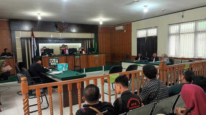 Sidang perkara tindak pidana korupsi dengan terdakwa Sri Haryati yang digelar di PN Pekanbaru, baru-baru ini,