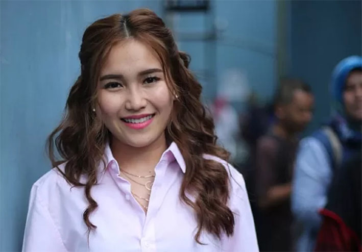 Ayu Ting Ting.