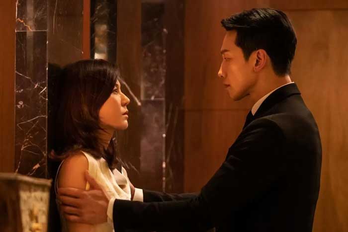 Rain dan Kim Ha Neil dalam drama Red Swan